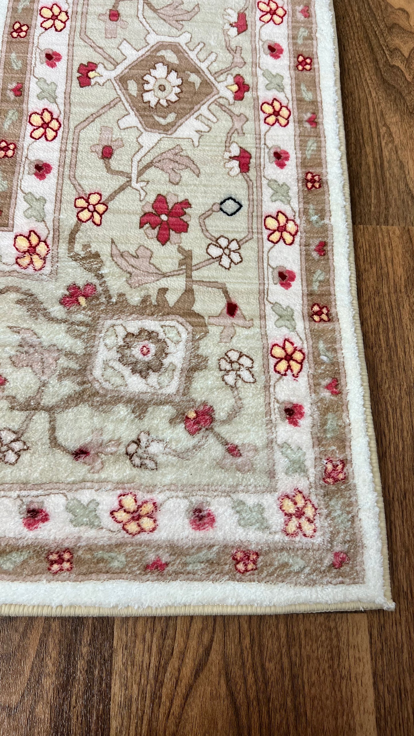Inspired Living: Persian Rugs Infused with Artistry