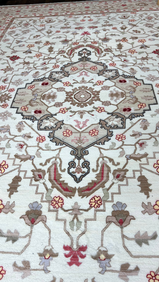 Inspired Living: Persian Rugs Infused with Artistry