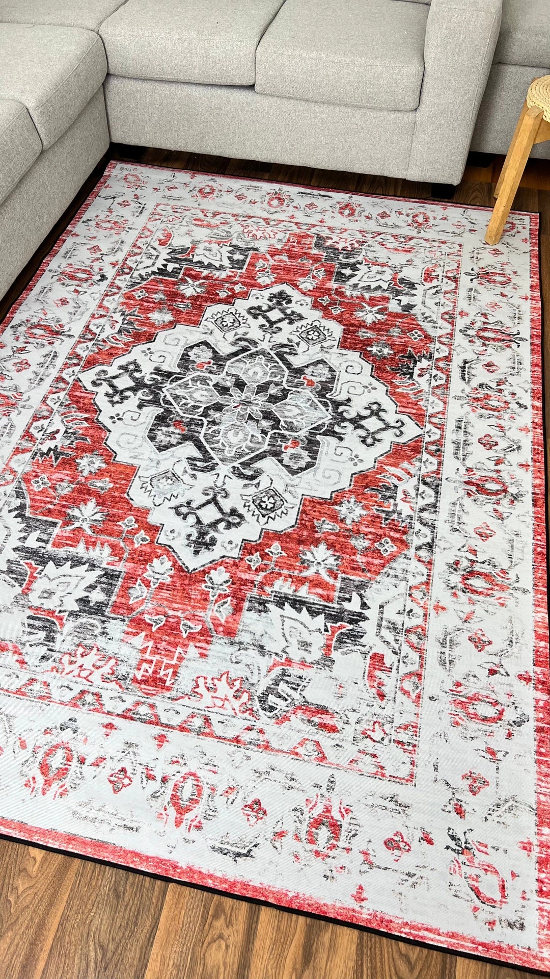 The Essence of Persian Elegance in Every Rug