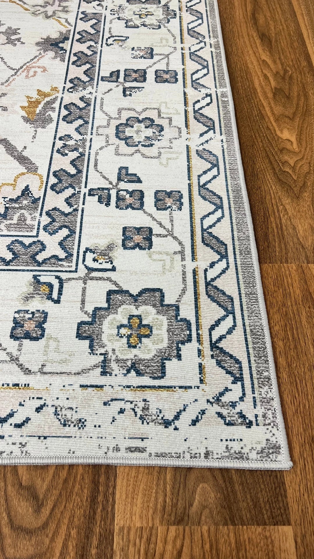 Regal Persian Splendor: Unveiling Timeless Beauty