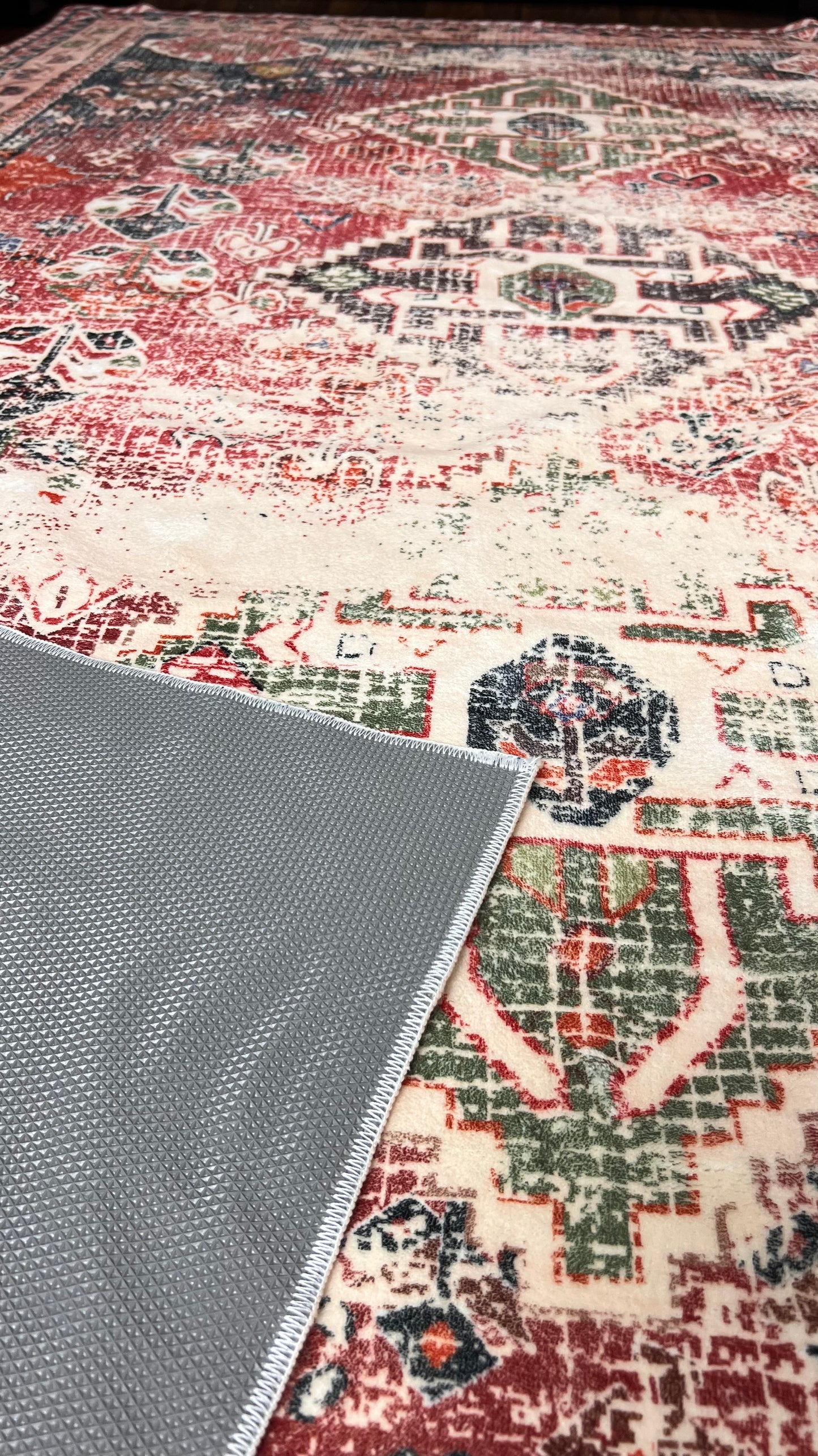 Clean, Click, Chic: Experience Machine-Washable Persian Rugs