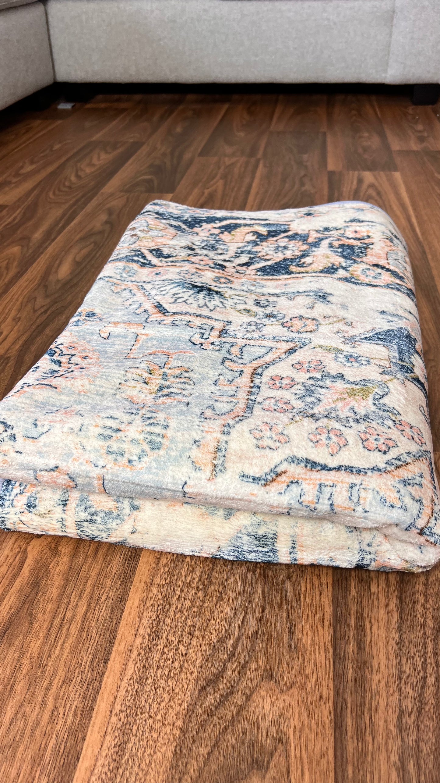 Refresh Your Space: Shop Our Machine-Washable Persian Rugs Today