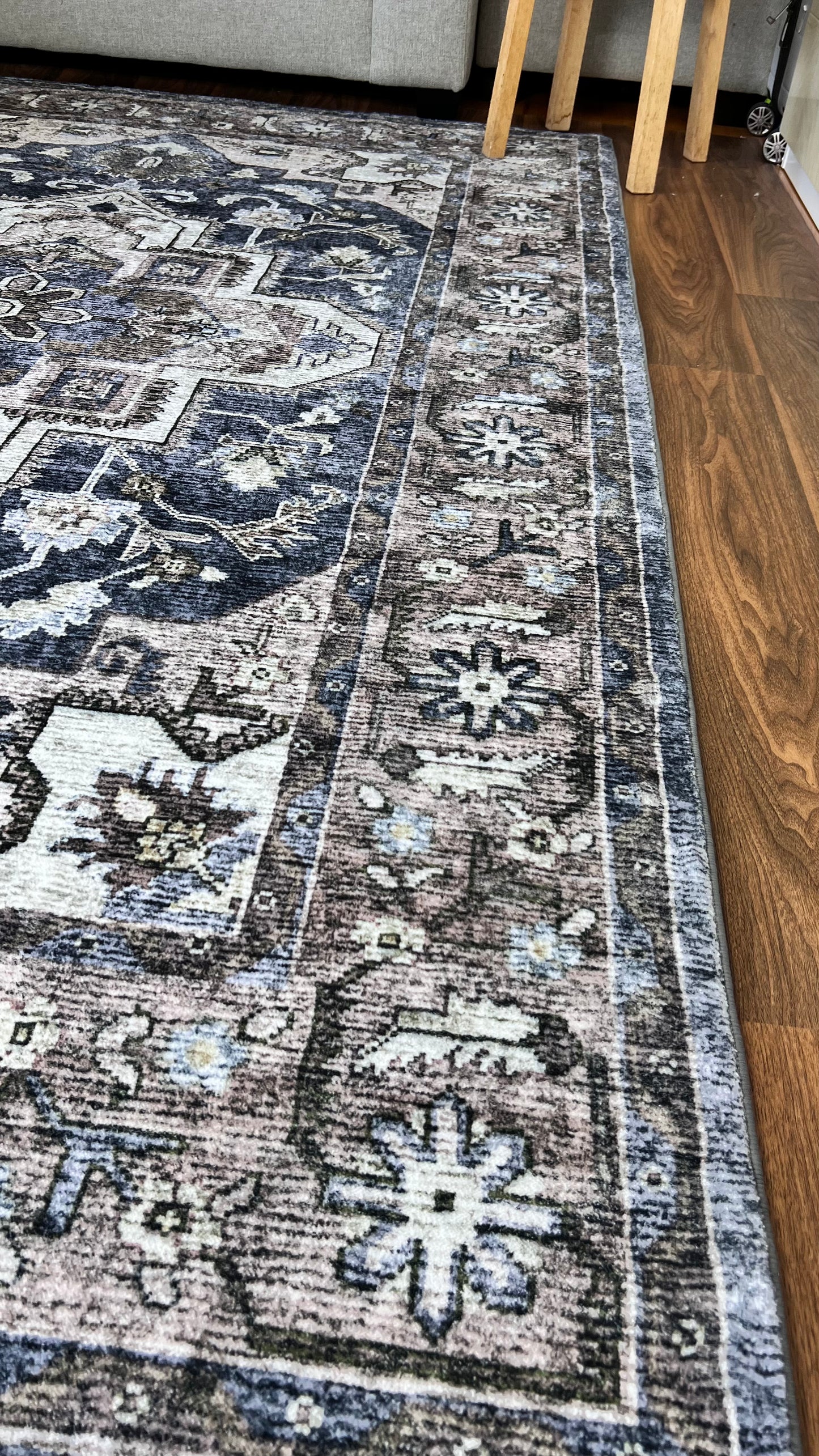 Crafted Opulence: Persian Rugs, Timeless and Chic