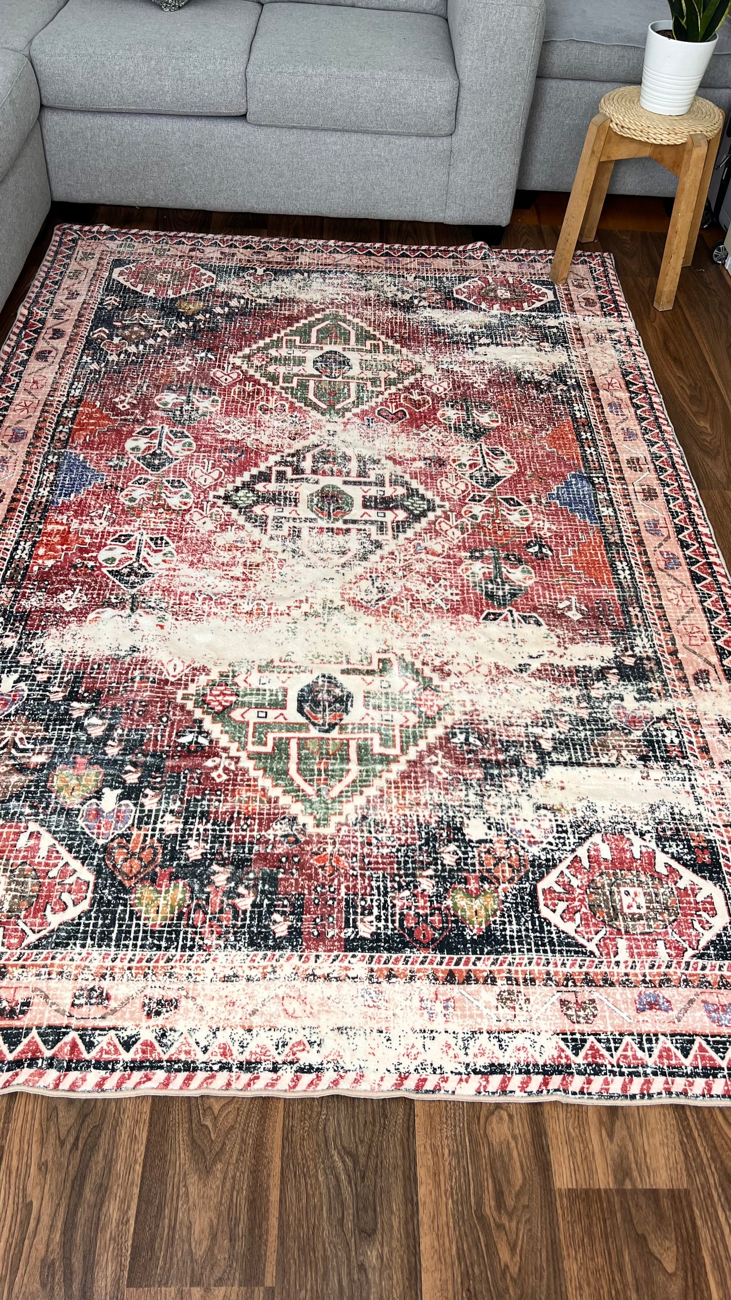 Clean, Click, Chic: Experience Machine-Washable Persian Rugs